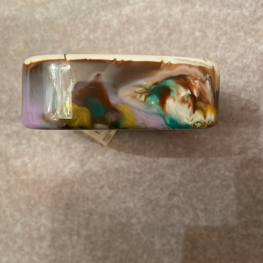Multicolored swirl plastic bracelet - Picture 5 of 5